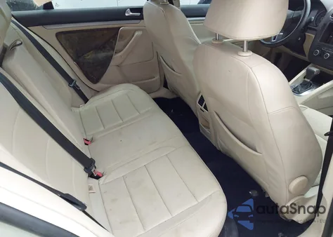 2010 Volkswagen Jetta Limited Edition из США, поврежденный, VIN 3VWRZ7AJ3AM166408